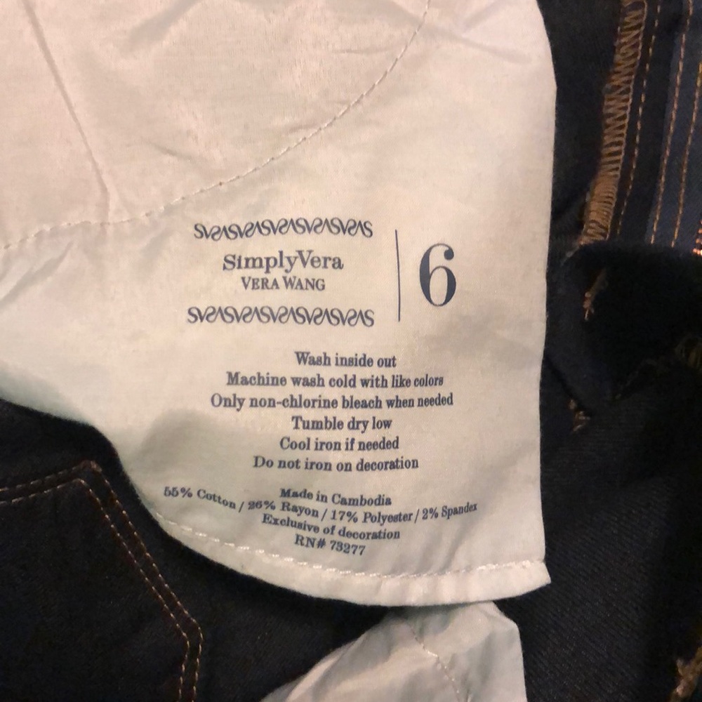 Vera Wang Jeans - Picture 2 of 3